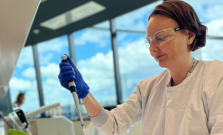 Dr Jennifer Devlin